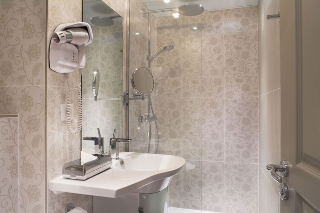 Hostellerie du Marais - Bathroom